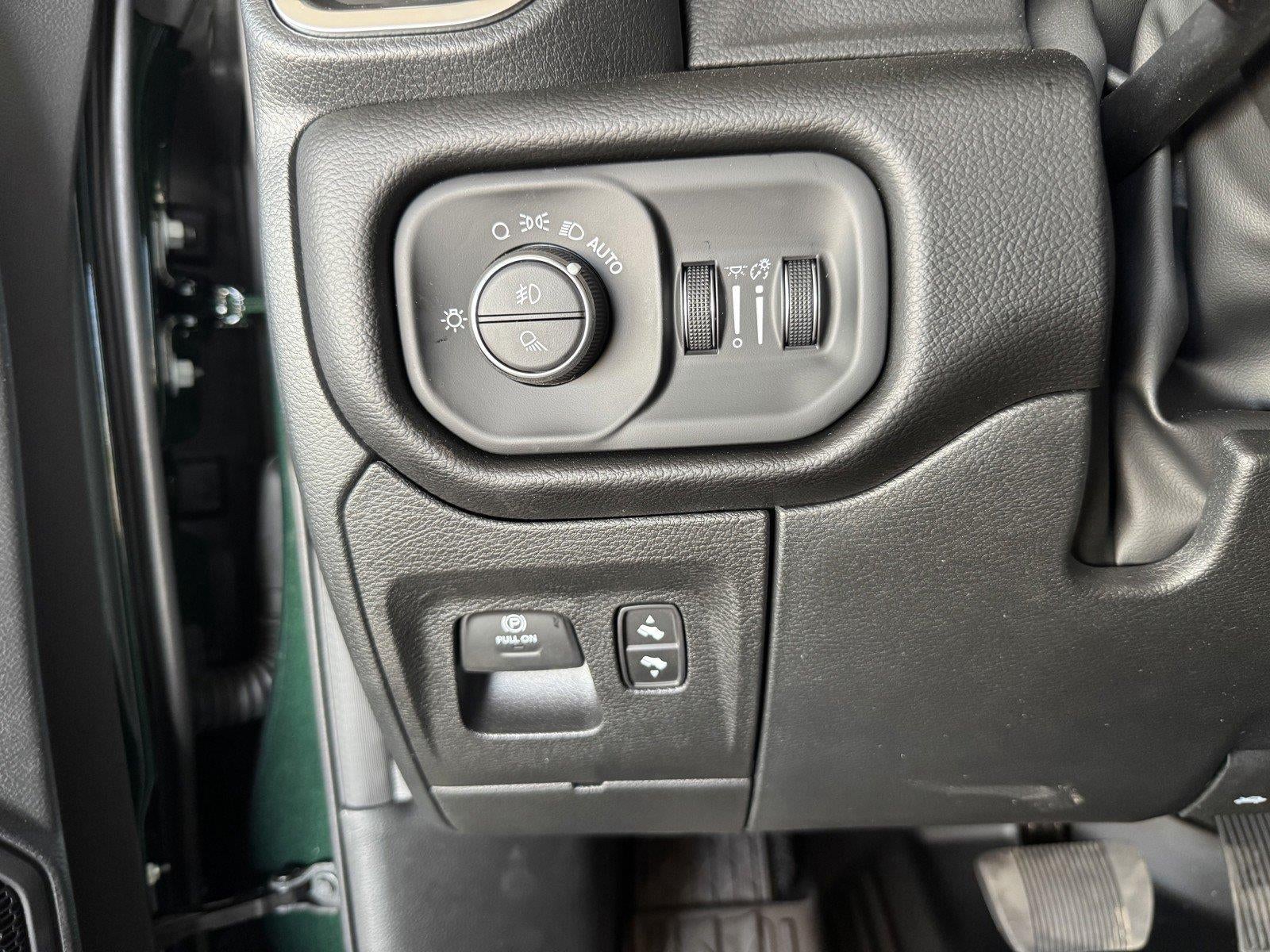 2026 RAM 1500 RAM 1500 LONE STAR CREW CAB 4X4 5'7' BOX