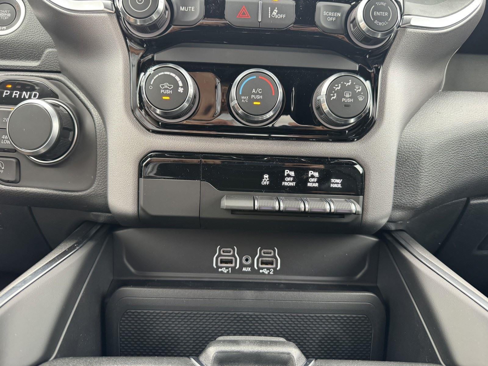 2026 RAM Ram 1500 RAM 1500 EXPRESS CREW CAB 4X4 5'7' BOX