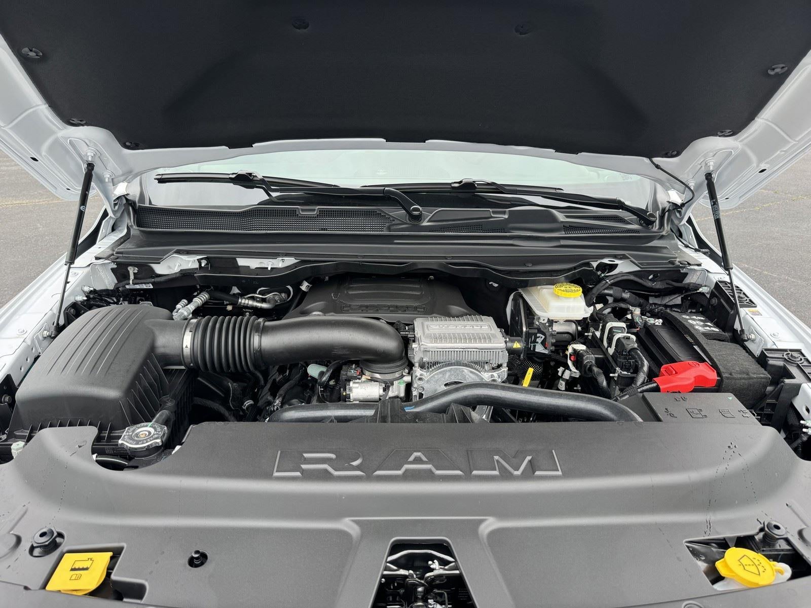 2026 RAM Ram 1500 RAM 1500 EXPRESS CREW CAB 4X4 5'7' BOX