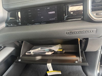 2025 RAM Ram 1500 RAM 1500 LARAMIE CREW CAB 4X4 5'7' BOX