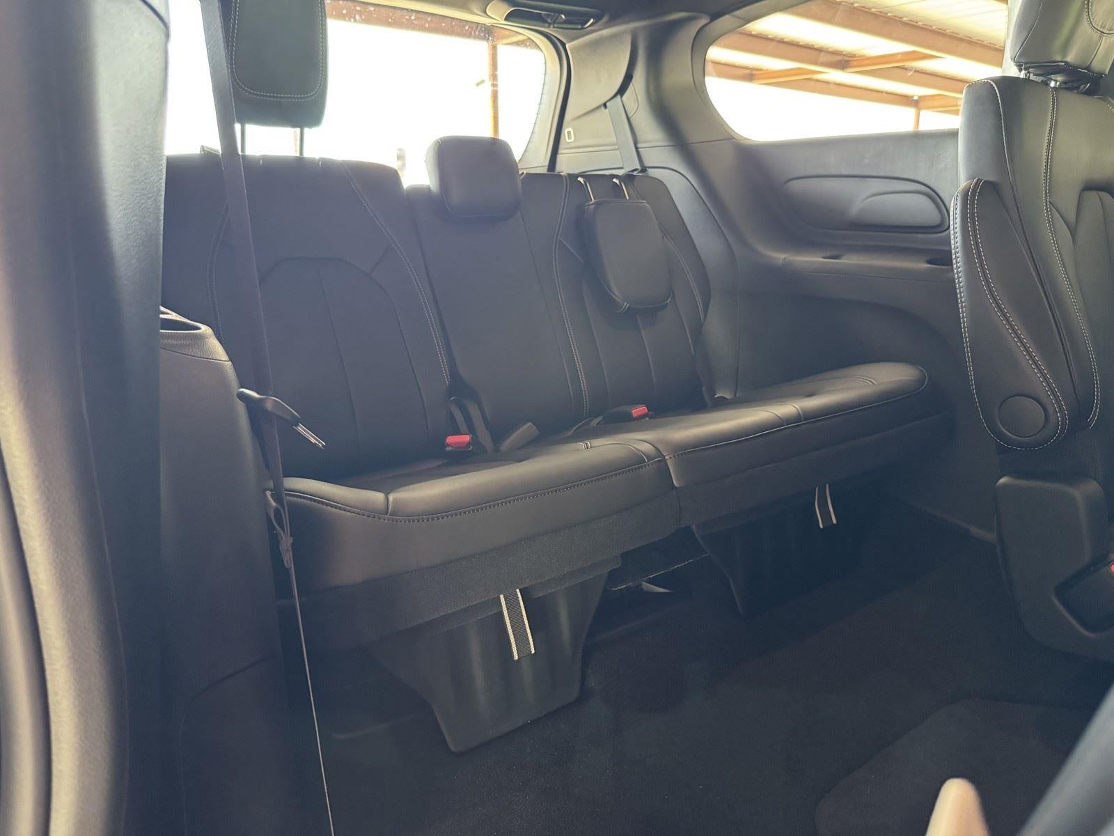 2027 Chrysler Pacifica PACIFICA SELECT