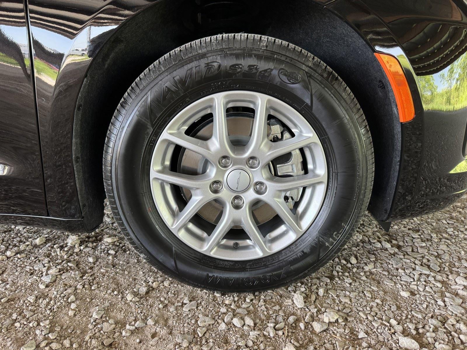 2027 Chrysler Pacifica PACIFICA SELECT