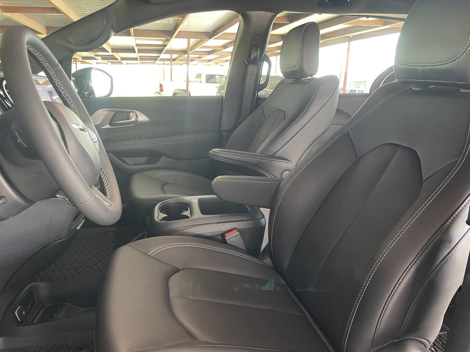 2025 Chrysler Pacifica PACIFICA SELECT