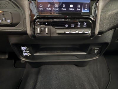 2027 RAM Ram 3500 RAM 3500 TRADESMAN CREW CAB 4X4 8' BOX