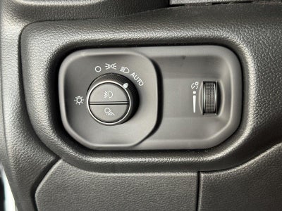 2027 RAM Ram 3500 RAM 3500 TRADESMAN CREW CAB 4X4 8' BOX