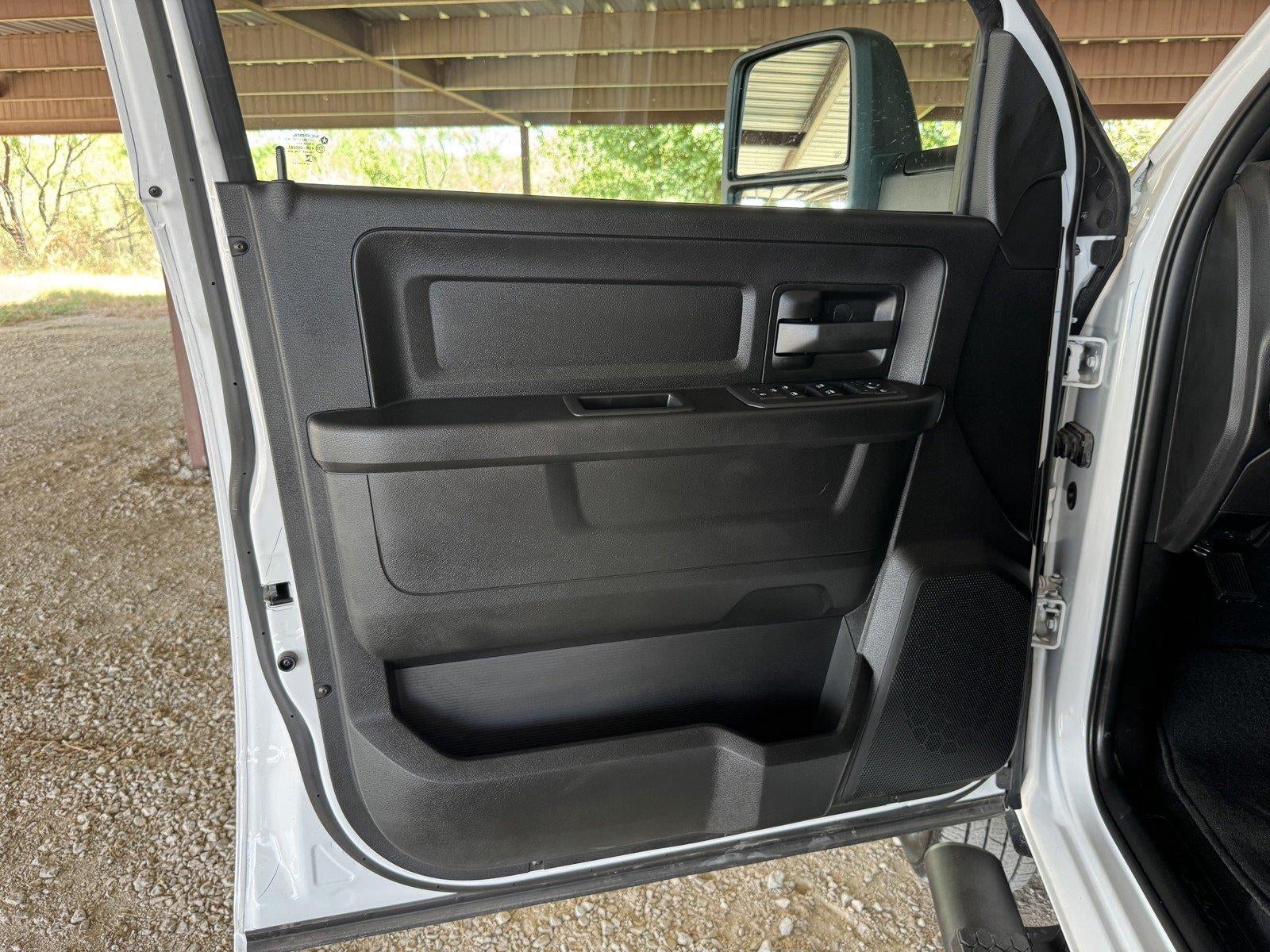 2027 RAM Ram 3500 RAM 3500 TRADESMAN CREW CAB 4X4 8' BOX