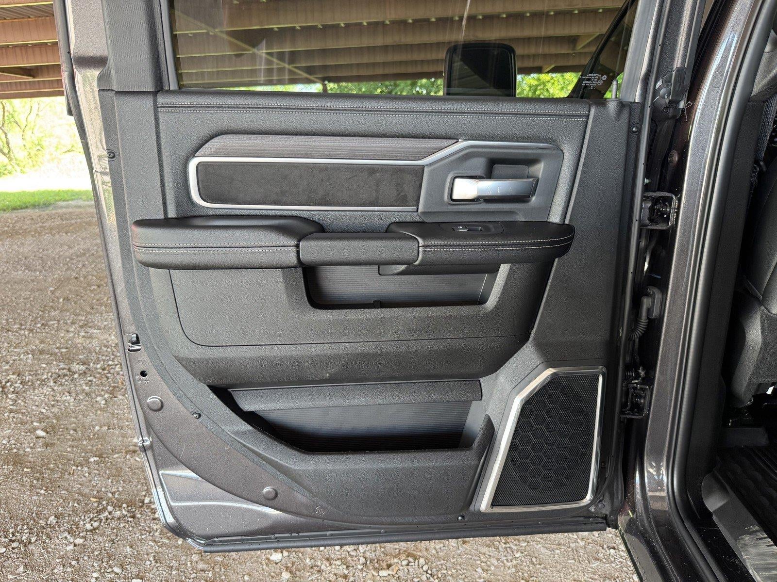 2026 RAM Ram 3500 RAM 3500 LARAMIE CREW CAB 4X4 8' BOX