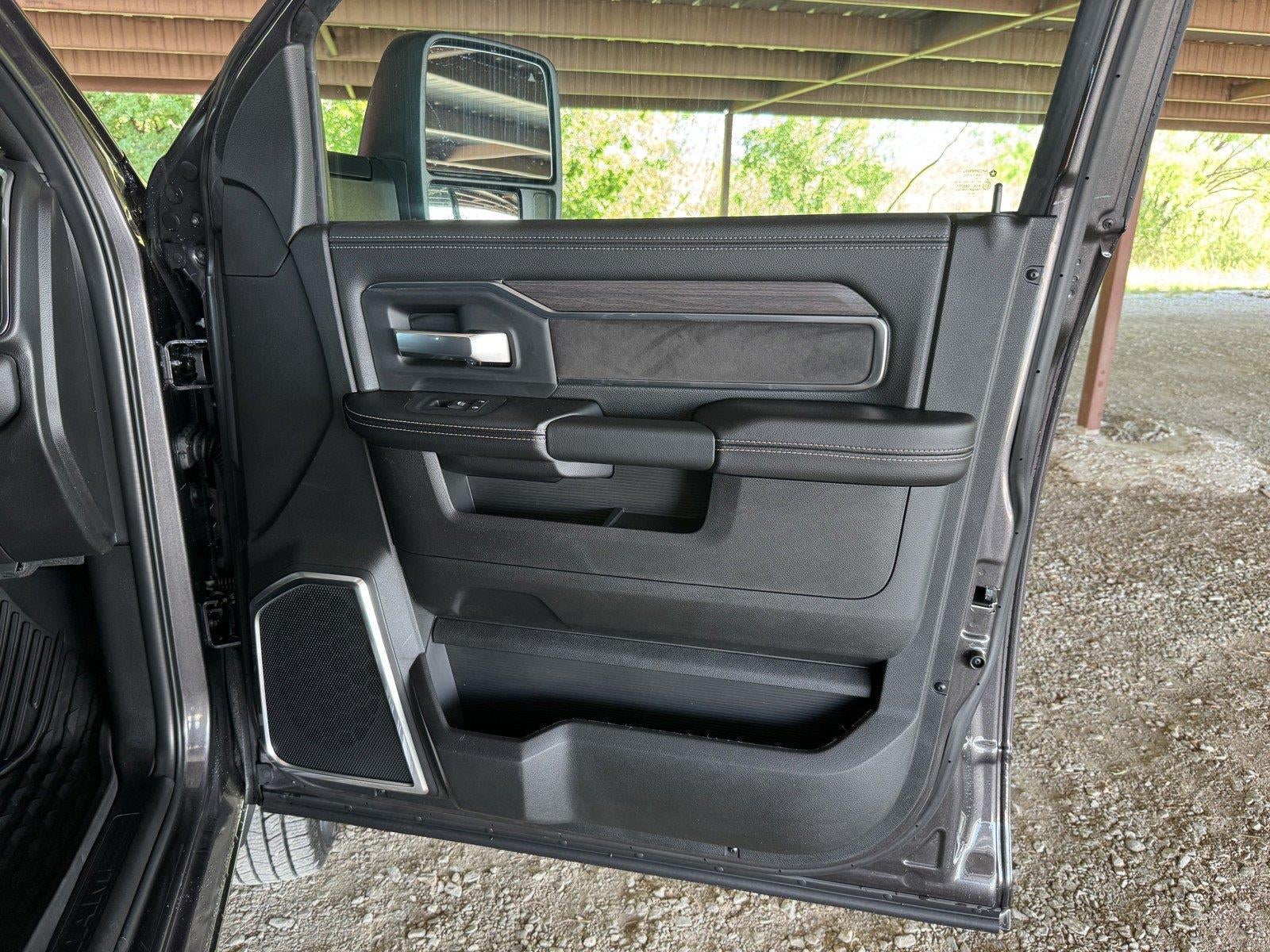 2026 RAM Ram 3500 RAM 3500 LARAMIE CREW CAB 4X4 8' BOX