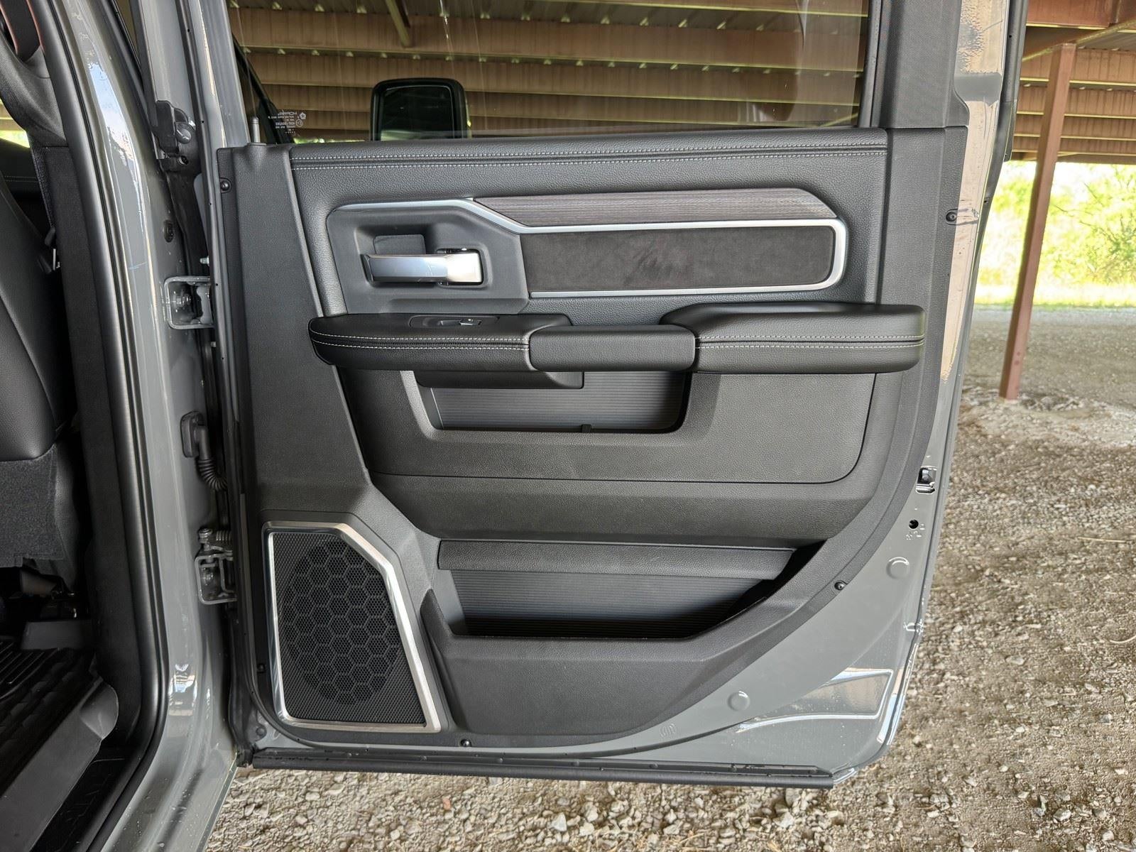 2026 RAM Ram 3500 RAM 3500 LARAMIE CREW CAB 4X4 8' BOX