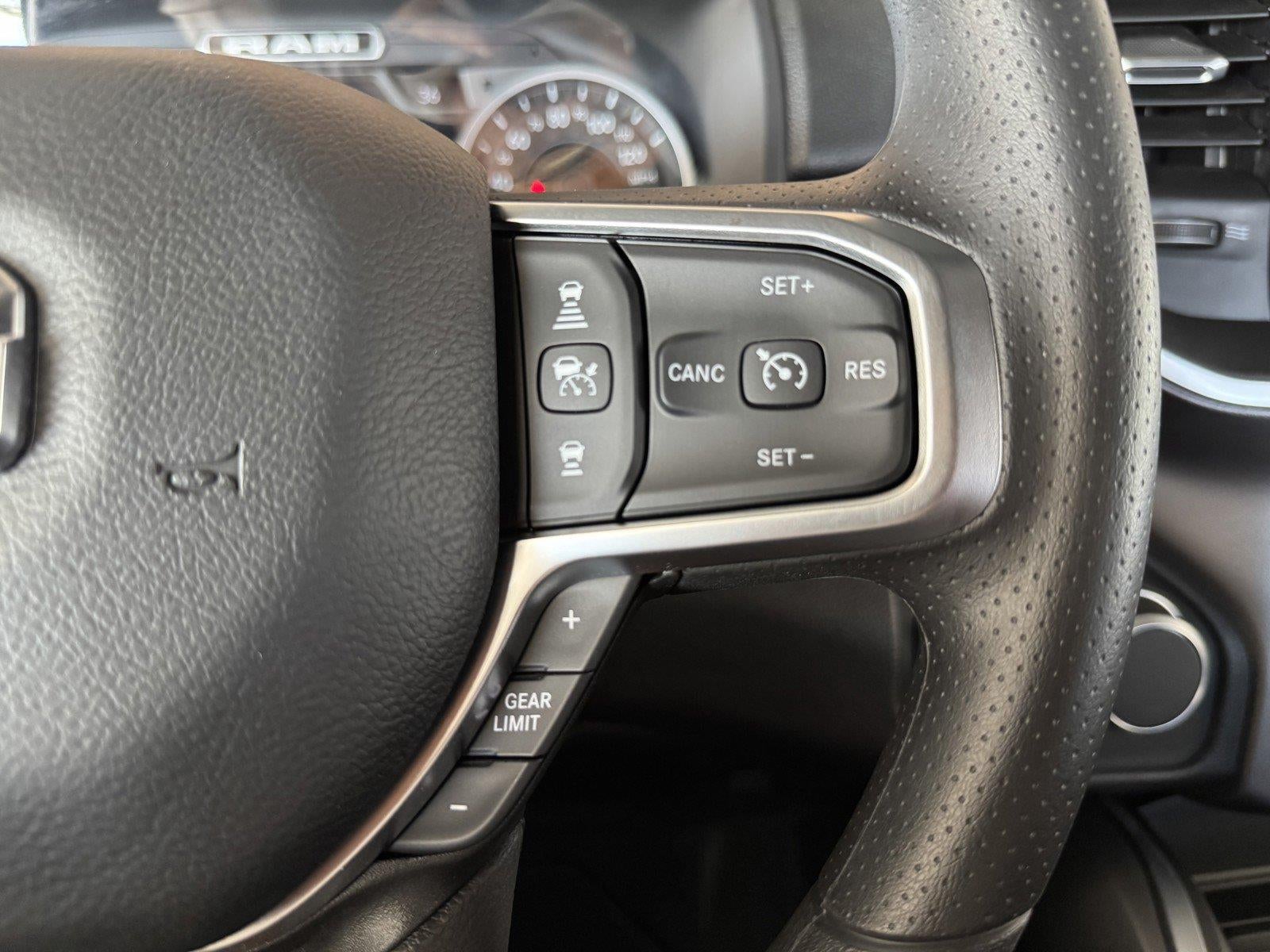 2026 RAM Ram 1500 RAM 1500 EXPRESS CREW CAB 4X4 5'7' BOX