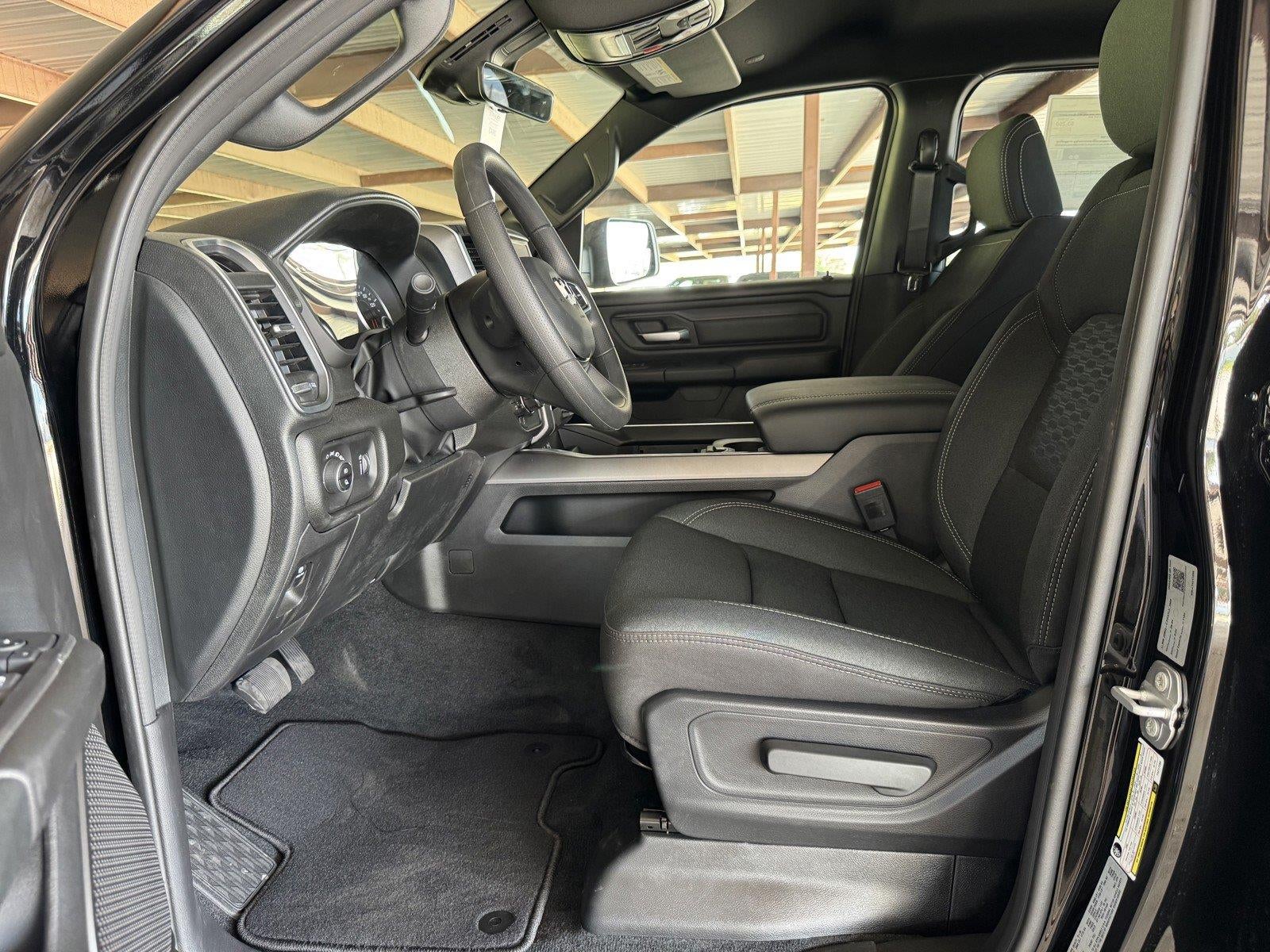 2026 RAM Ram 1500 RAM 1500 EXPRESS CREW CAB 4X4 5'7' BOX