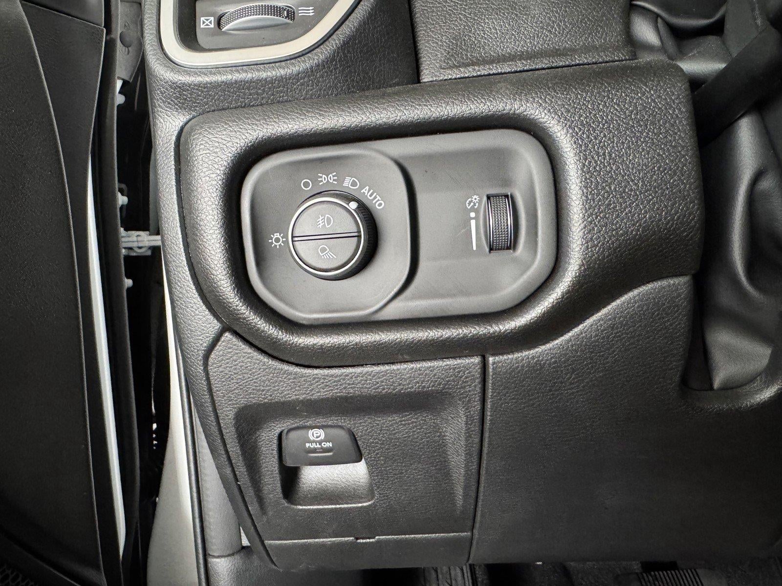 2026 RAM Ram 1500 RAM 1500 EXPRESS CREW CAB 4X4 5'7' BOX