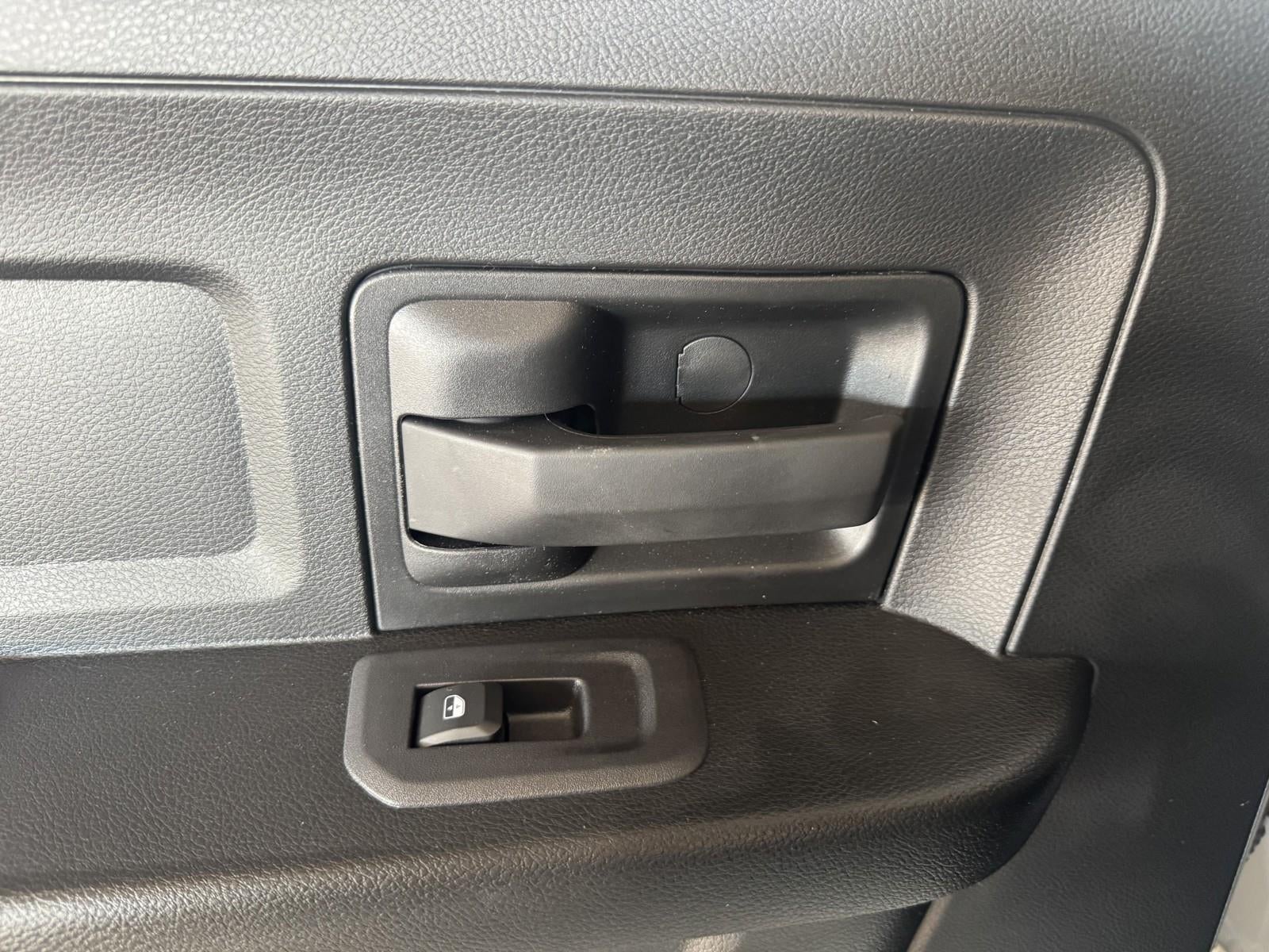 2026 RAM Ram 5500 Chassis Cab RAM 5500 TRADESMAN CHASSIS CREW CAB 4X4 84' CA