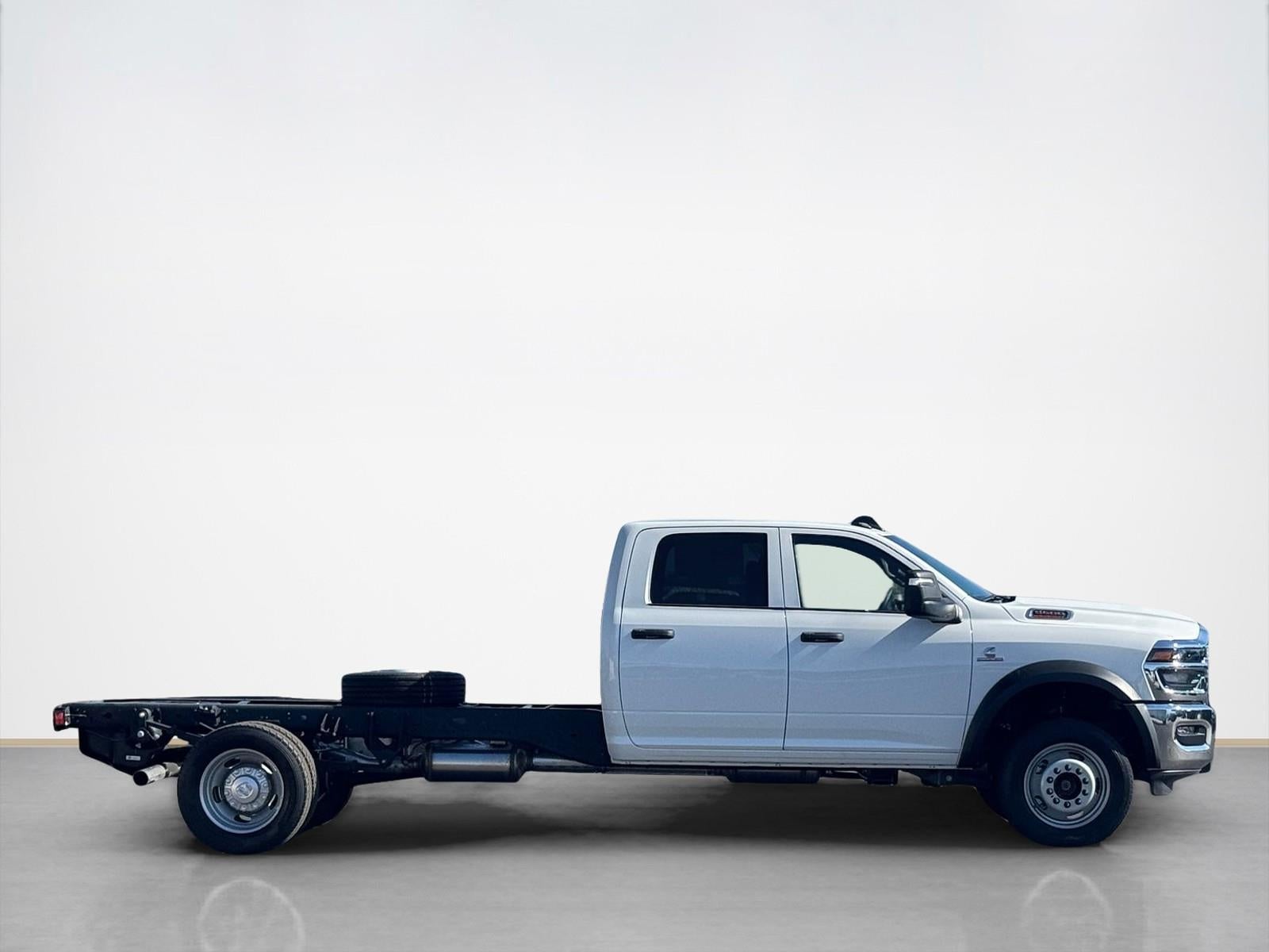 2026 RAM Ram 5500 Chassis Cab RAM 5500 TRADESMAN CHASSIS CREW CAB 4X4 84' CA