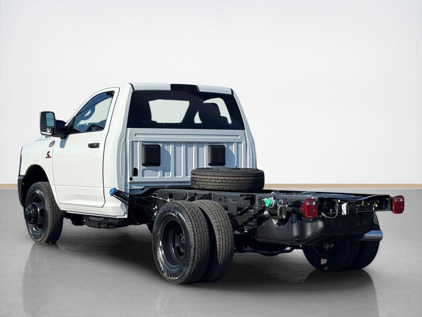 2026 RAM Ram 3500 Chassis Cab RAM 3500 TRADESMAN CHASSIS REGULAR CAB 4X4 60' CA