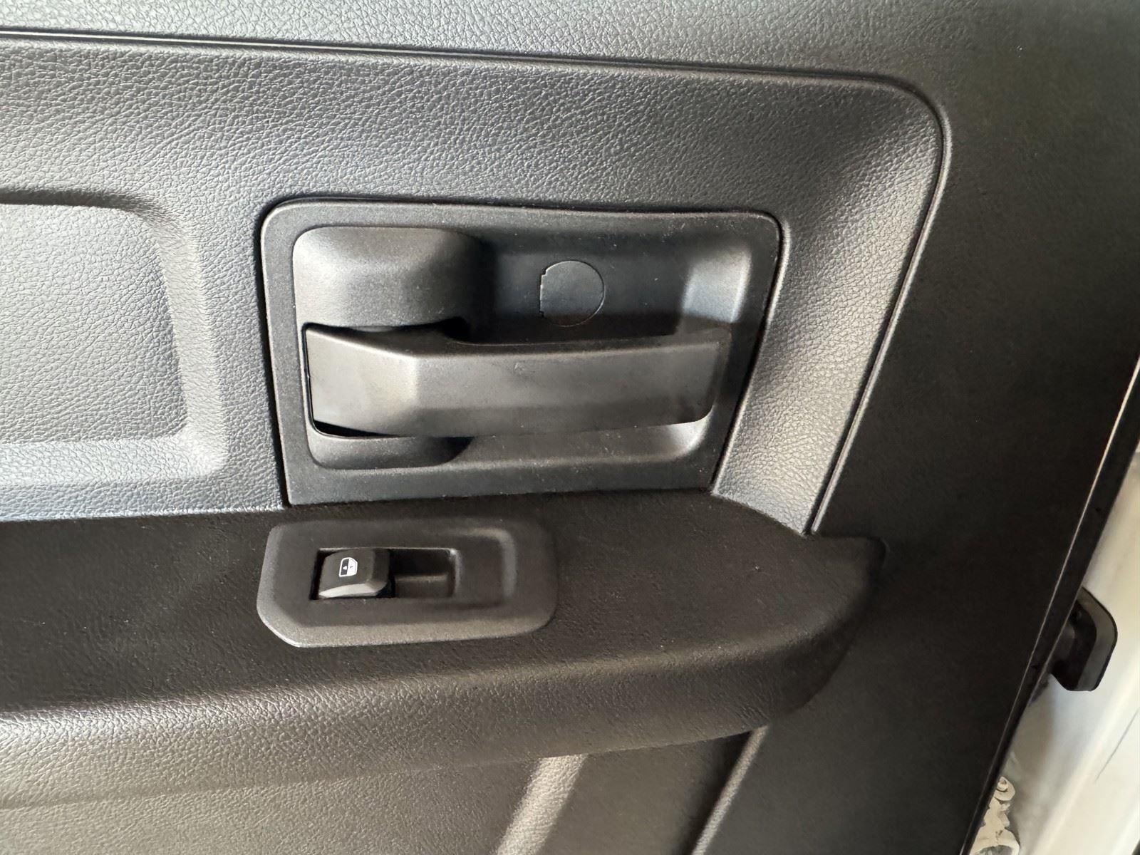 2026 RAM Ram 3500 Chassis Cab RAM 3500 TRADESMAN CREW CAB CHASSIS 4X4 60' CA