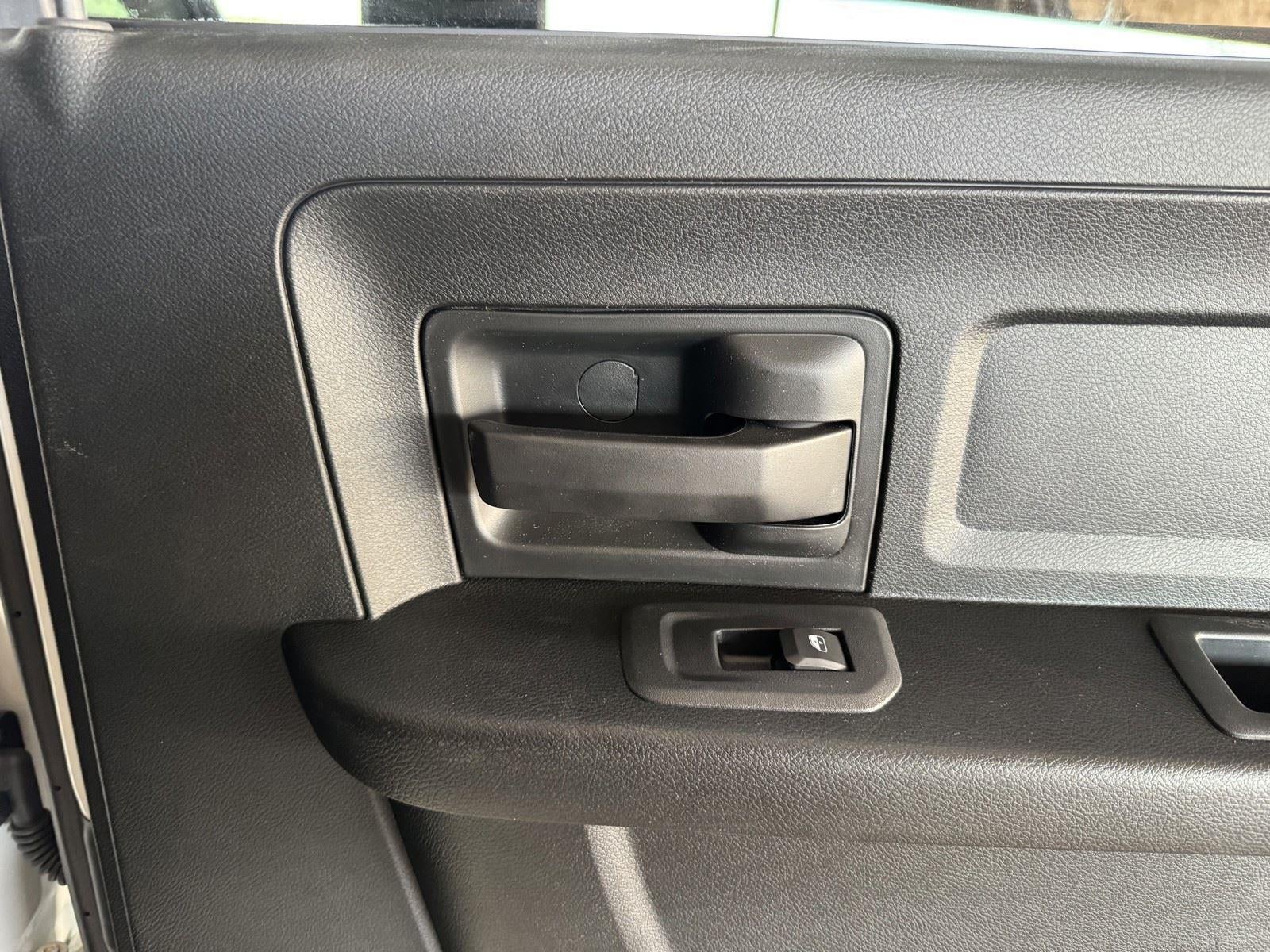 2026 RAM Ram 3500 Chassis Cab RAM 3500 TRADESMAN CREW CAB CHASSIS 4X4 60' CA