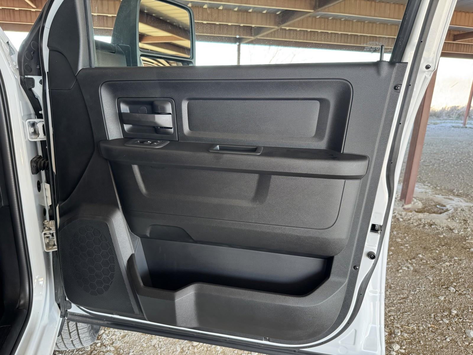 2026 RAM Ram 3500 Chassis Cab RAM 3500 TRADESMAN CREW CAB CHASSIS 4X4 60' CA