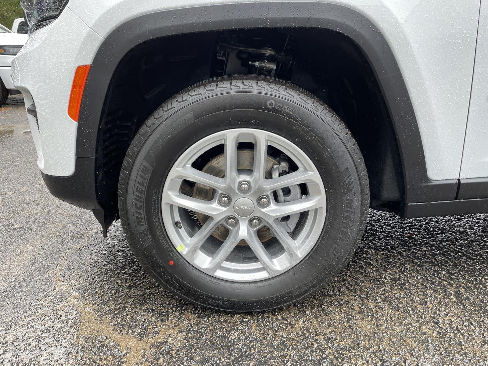 2025 Jeep Grand Cherokee GRAND CHEROKEE LAREDO X 4X2