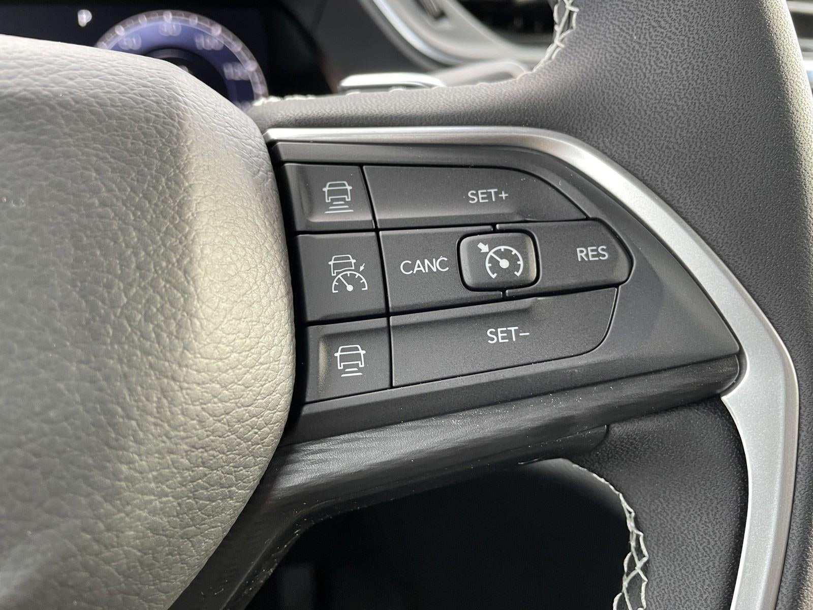 2025 Jeep Grand Cherokee GRAND CHEROKEE LAREDO 4X2