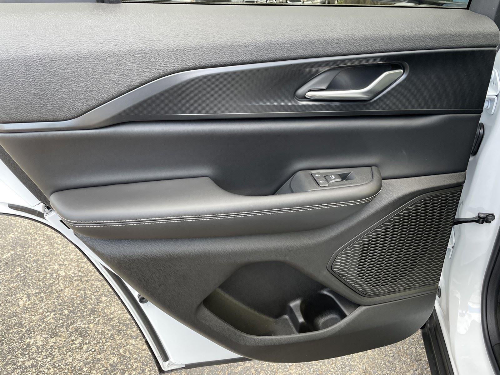 2025 Jeep Grand Cherokee GRAND CHEROKEE LAREDO 4X2