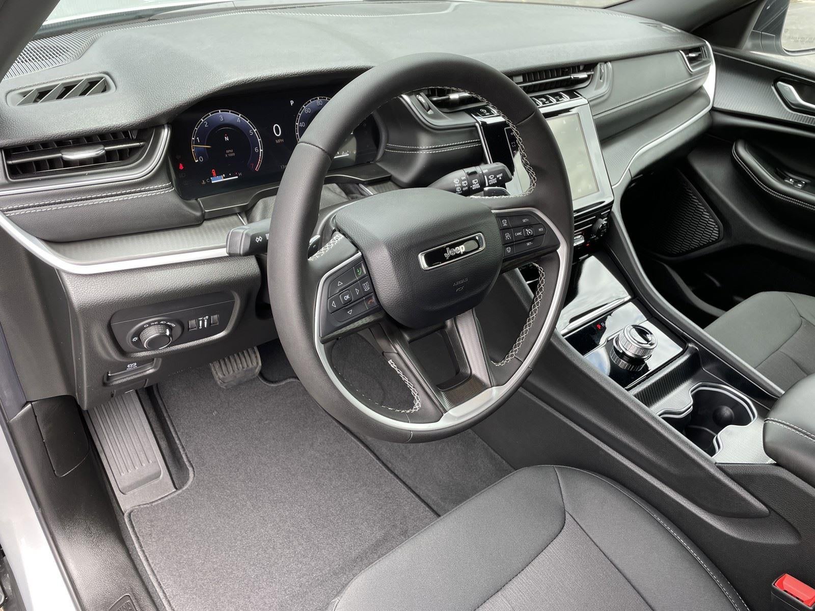 2026 Jeep Grand Cherokee GRAND CHEROKEE LAREDO 4X2