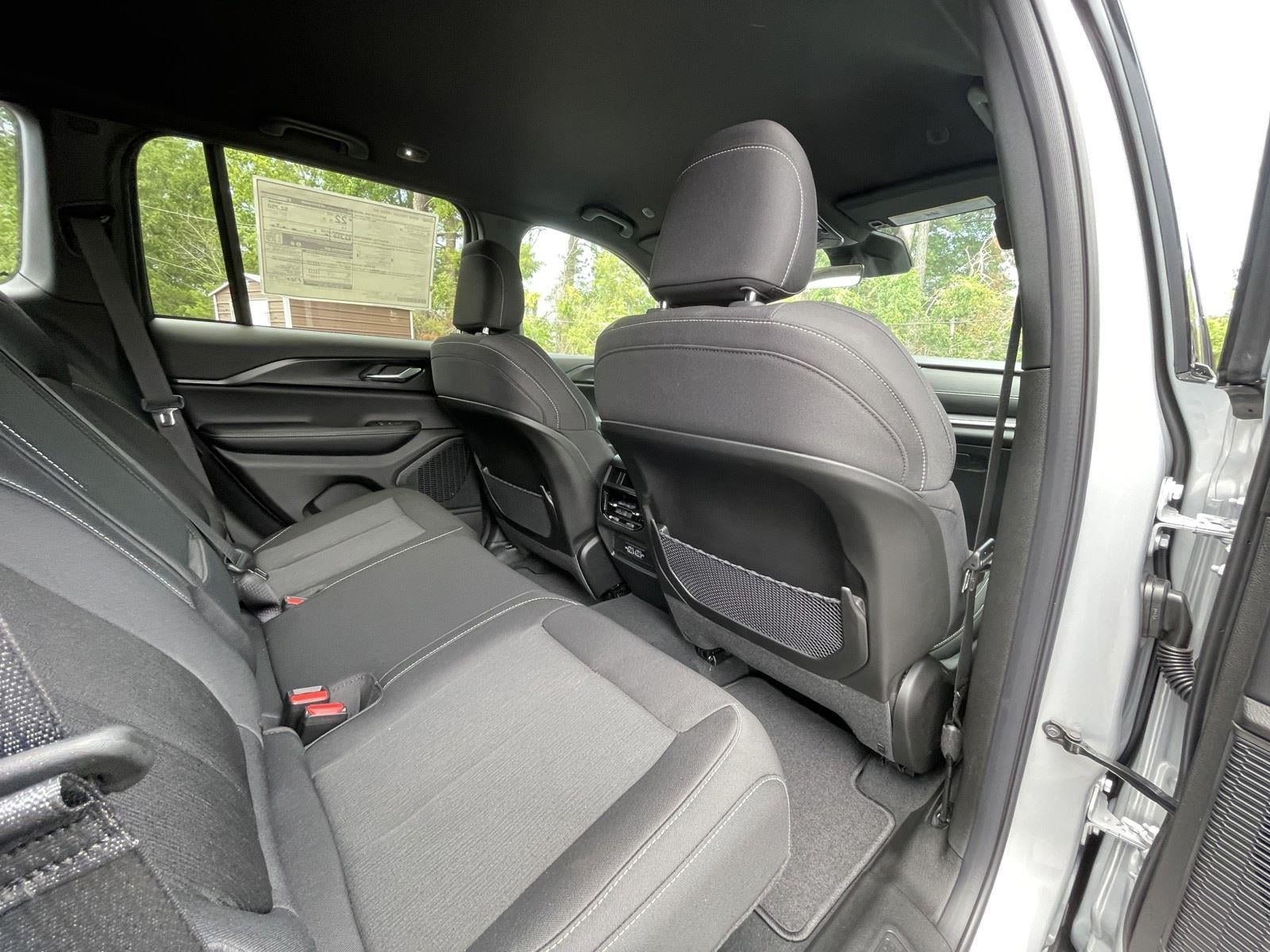 2026 Jeep Grand Cherokee GRAND CHEROKEE LAREDO 4X2
