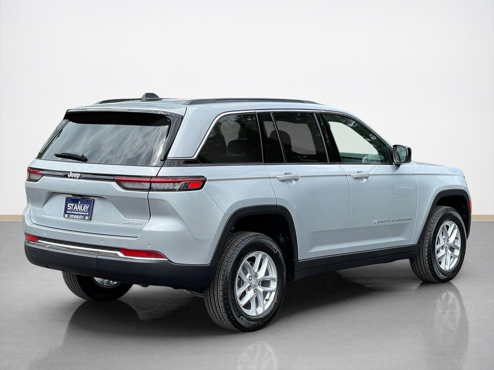 2026 Jeep Grand Cherokee GRAND CHEROKEE LAREDO 4X2