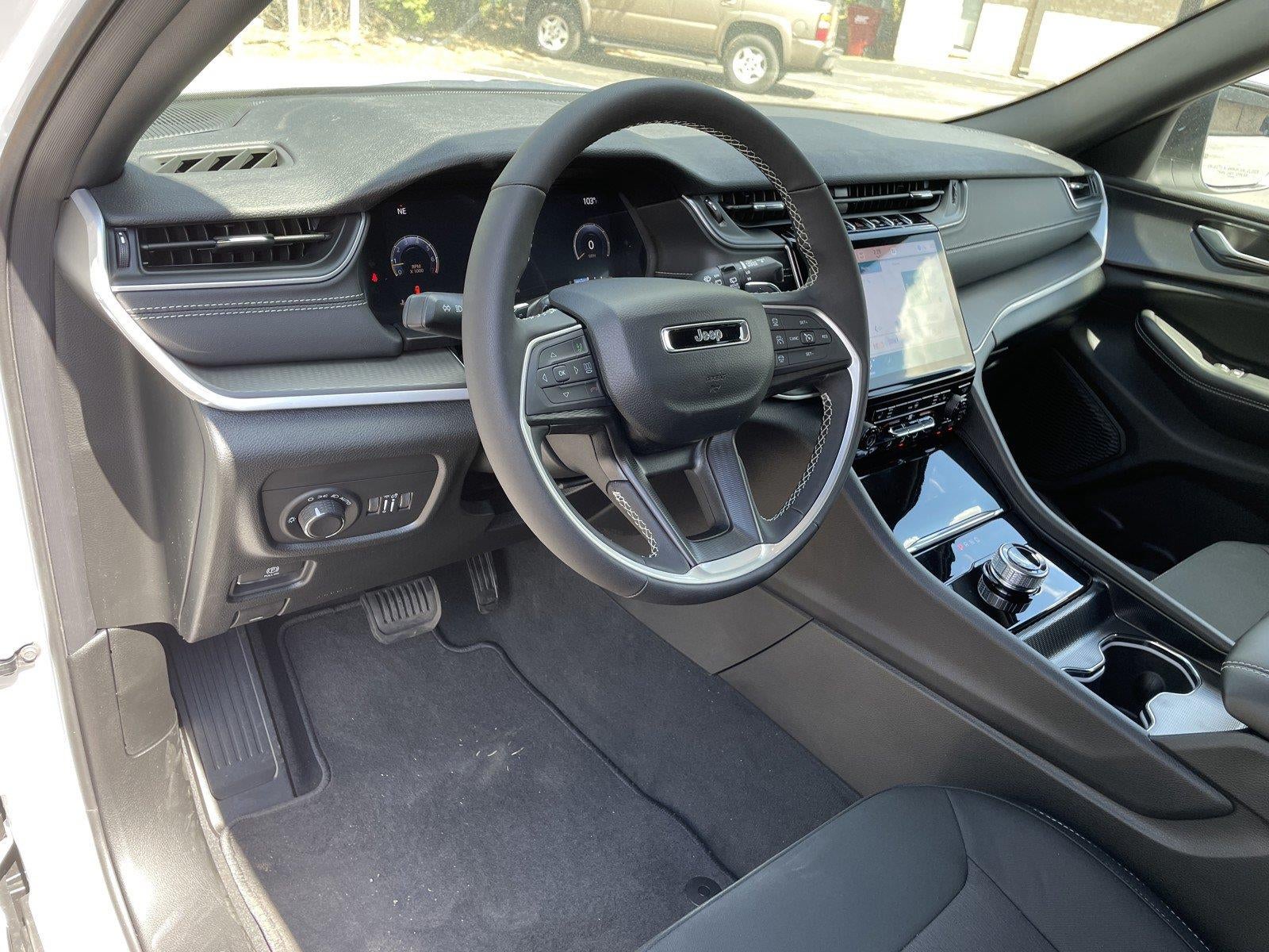 2027 Jeep Grand Cherokee Laredo X