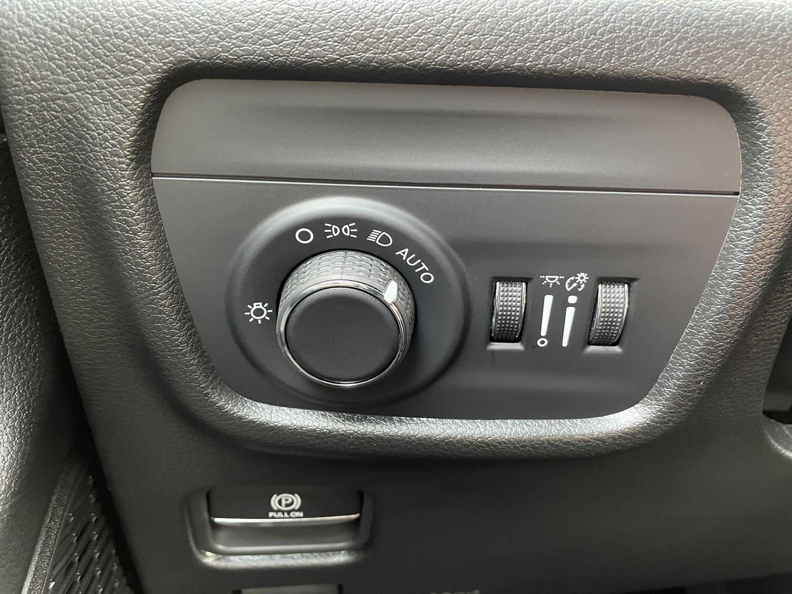 2025 Jeep Grand Cherokee GRAND CHEROKEE L LAREDO X 4X2