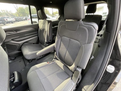 2025 Jeep Grand Cherokee GRAND CHEROKEE L LAREDO X 4X2