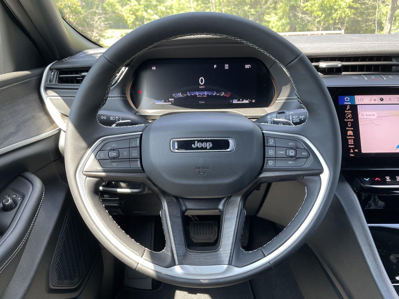 2026 Jeep Grand Cherokee GRAND CHEROKEE L LAREDO ALTITUDE 4X4