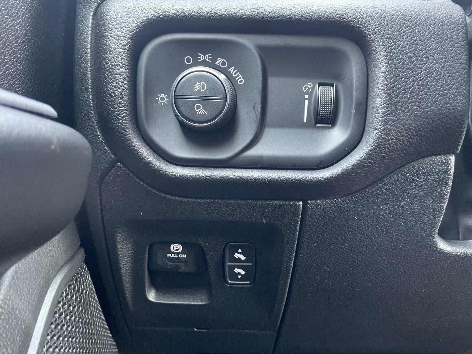 2025 RAM Ram 1500 RAM 1500 LONE STAR CREW CAB 4X4 5'7' BOX