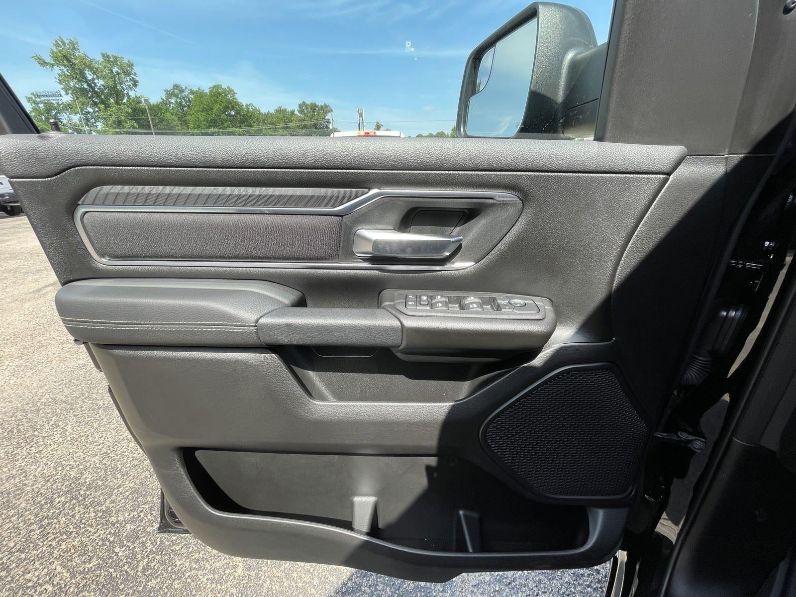 2025 RAM Ram 1500 RAM 1500 LONE STAR CREW CAB 4X4 5'7' BOX