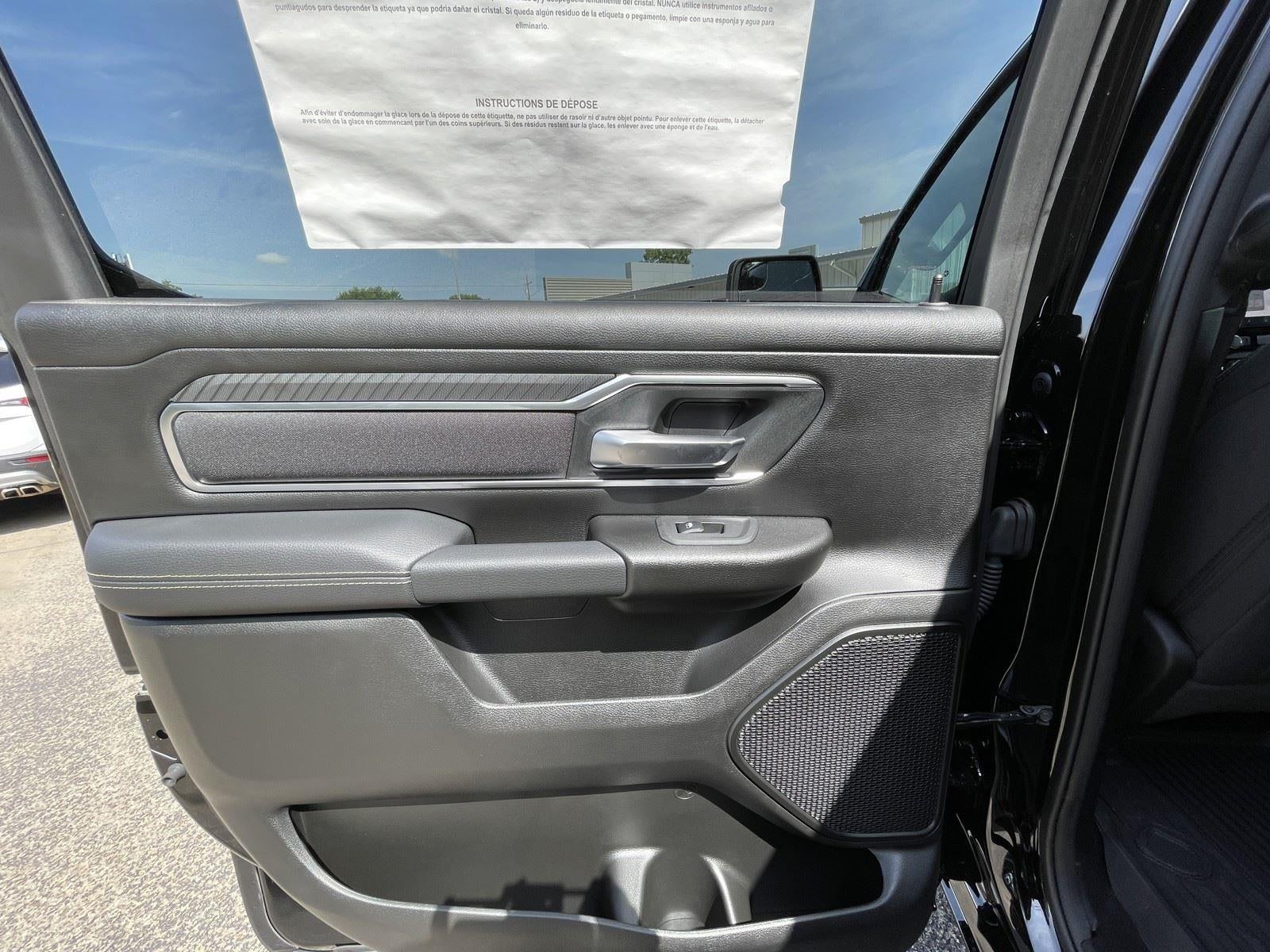 2025 RAM Ram 1500 RAM 1500 LONE STAR CREW CAB 4X4 5'7' BOX