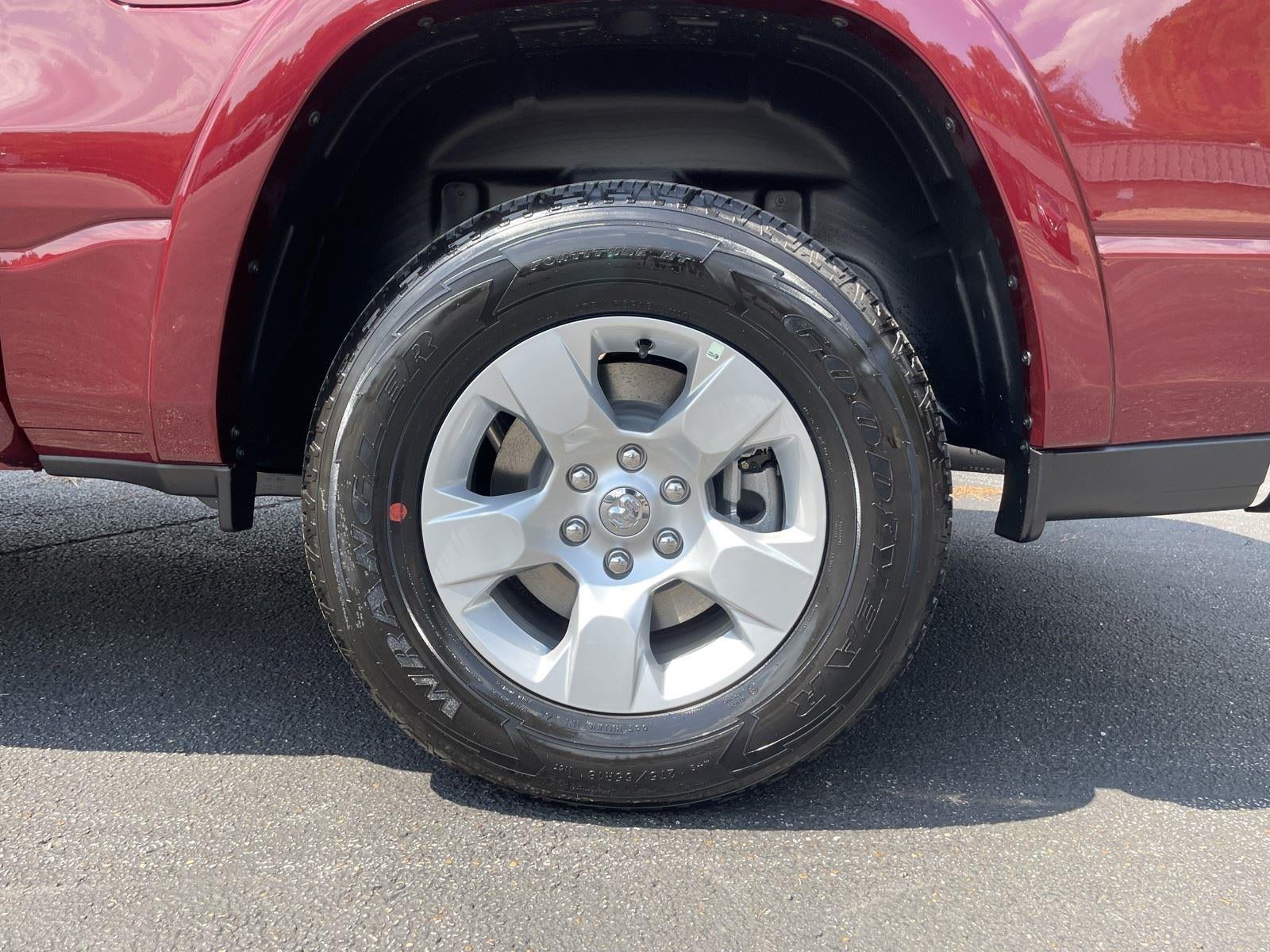 2026 RAM Ram 1500 RAM 1500 LONE STAR CREW CAB 4X4 5'7' BOX