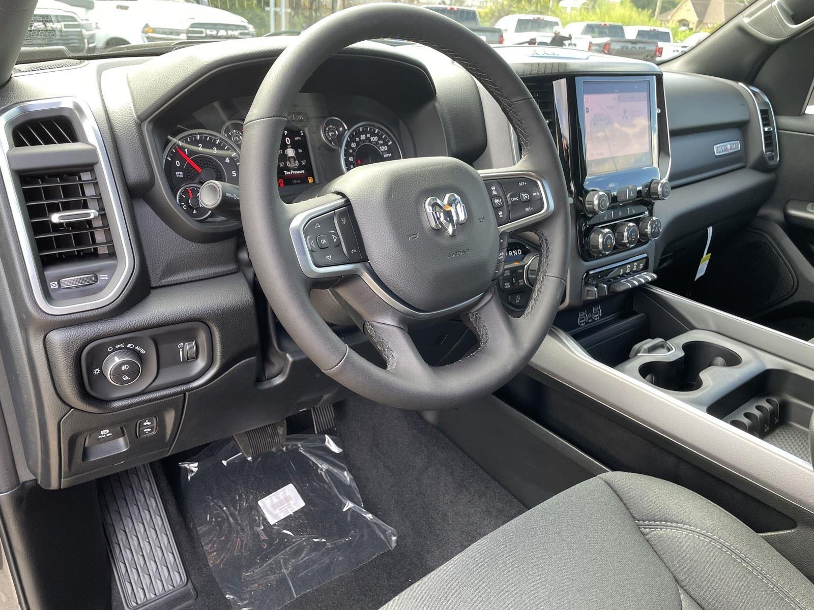 2026 RAM Ram 1500 RAM 1500 LONE STAR CREW CAB 4X4 5'7' BOX