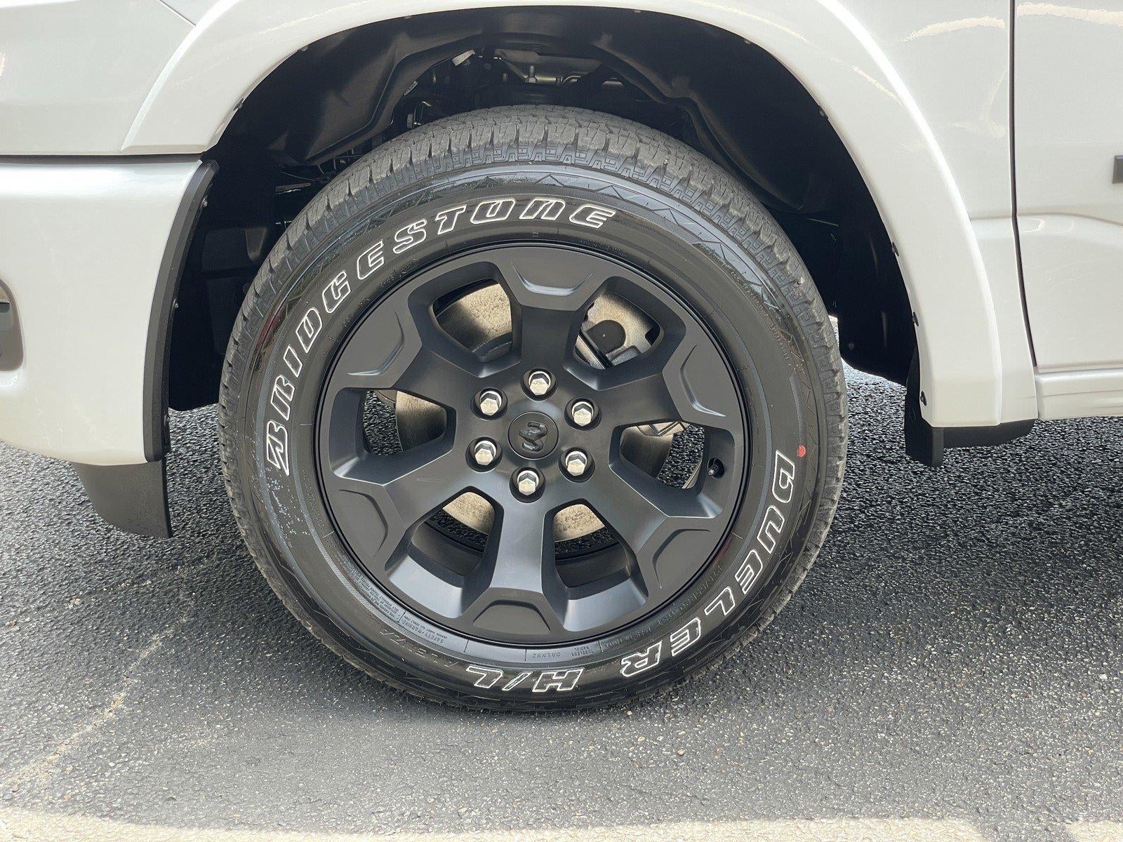 2026 RAM Ram 1500 RAM 1500 LONE STAR CREW CAB 4X4 5'7' BOX