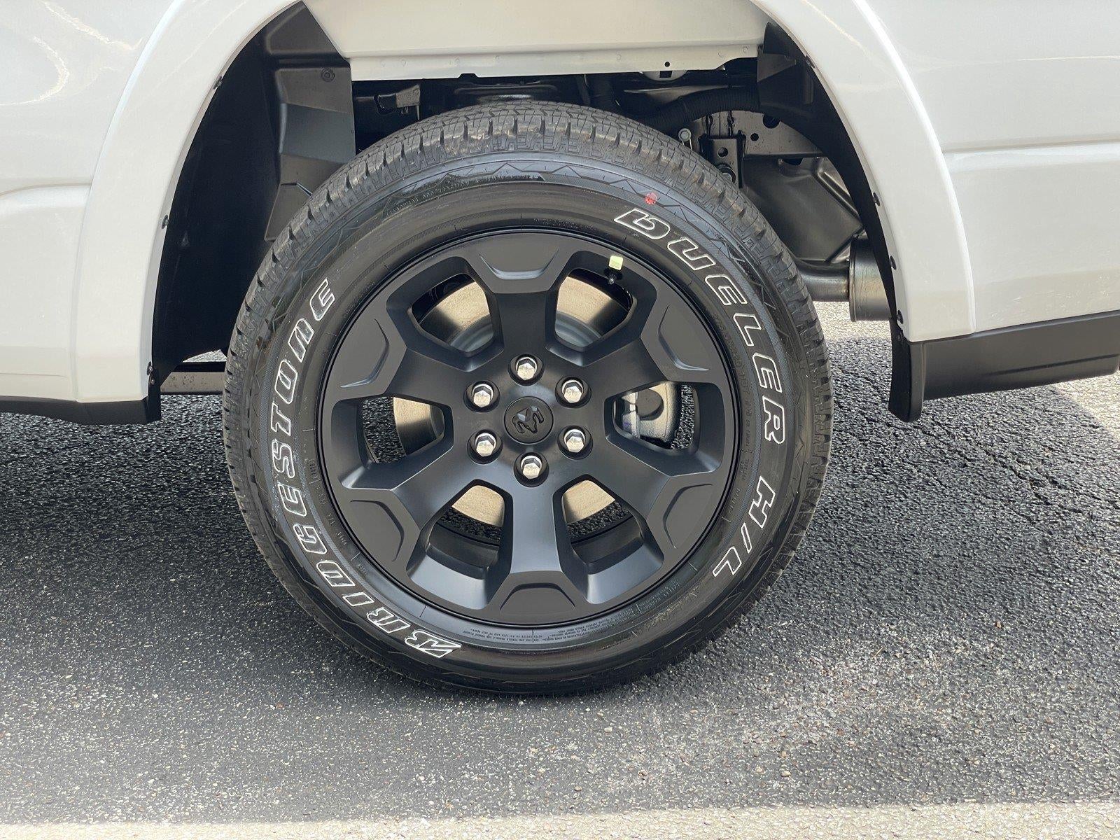 2026 RAM Ram 1500 RAM 1500 LONE STAR CREW CAB 4X4 5'7' BOX