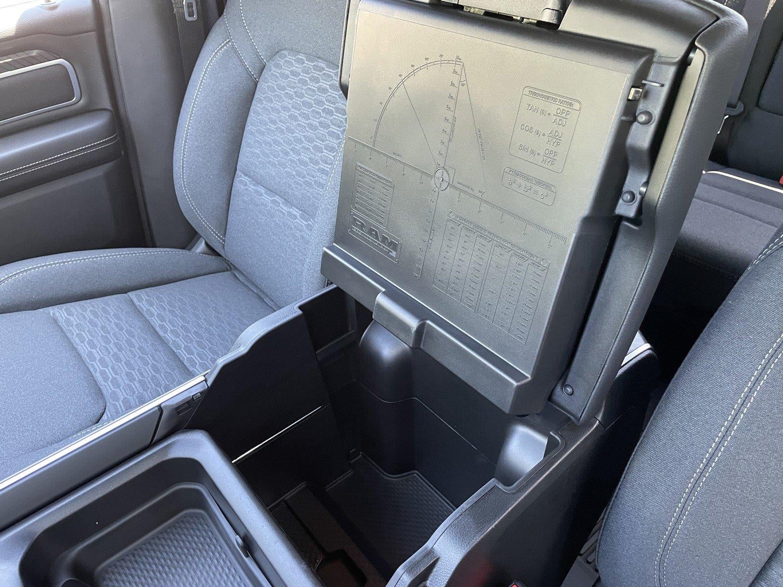 2026 RAM 1500 RAM 1500 LONE STAR CREW CAB 4X4 5'7' BOX