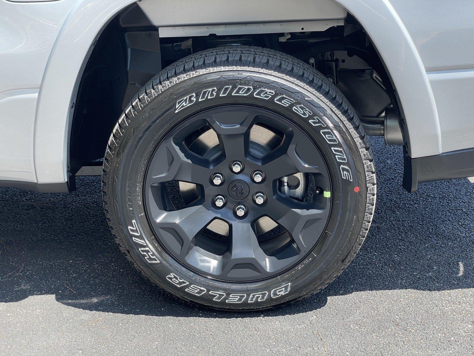 2026 RAM 1500 RAM 1500 LONE STAR CREW CAB 4X4 5'7' BOX