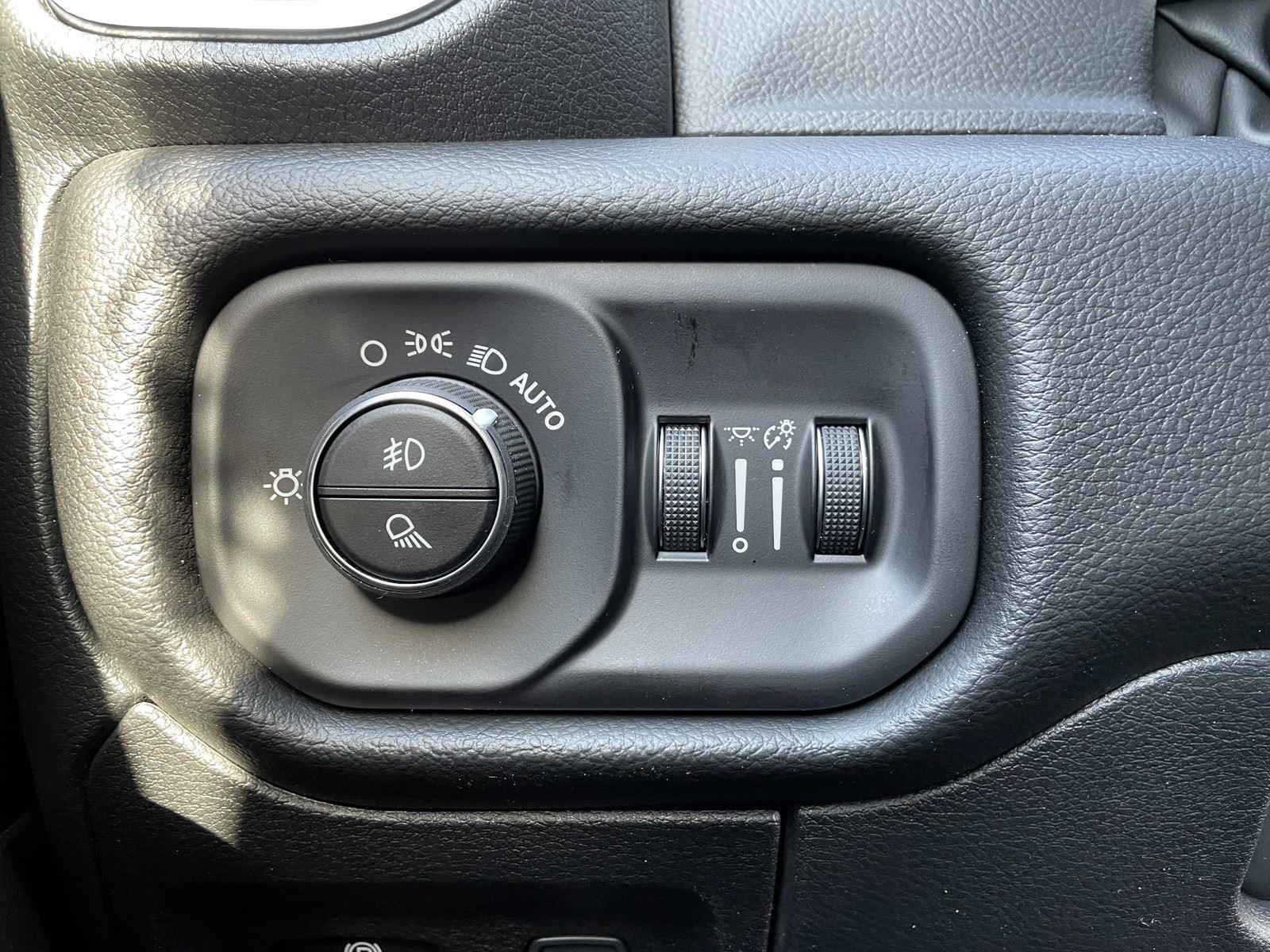 2026 RAM Ram 1500 RAM 1500 LONE STAR CREW CAB 4X4 5'7' BOX