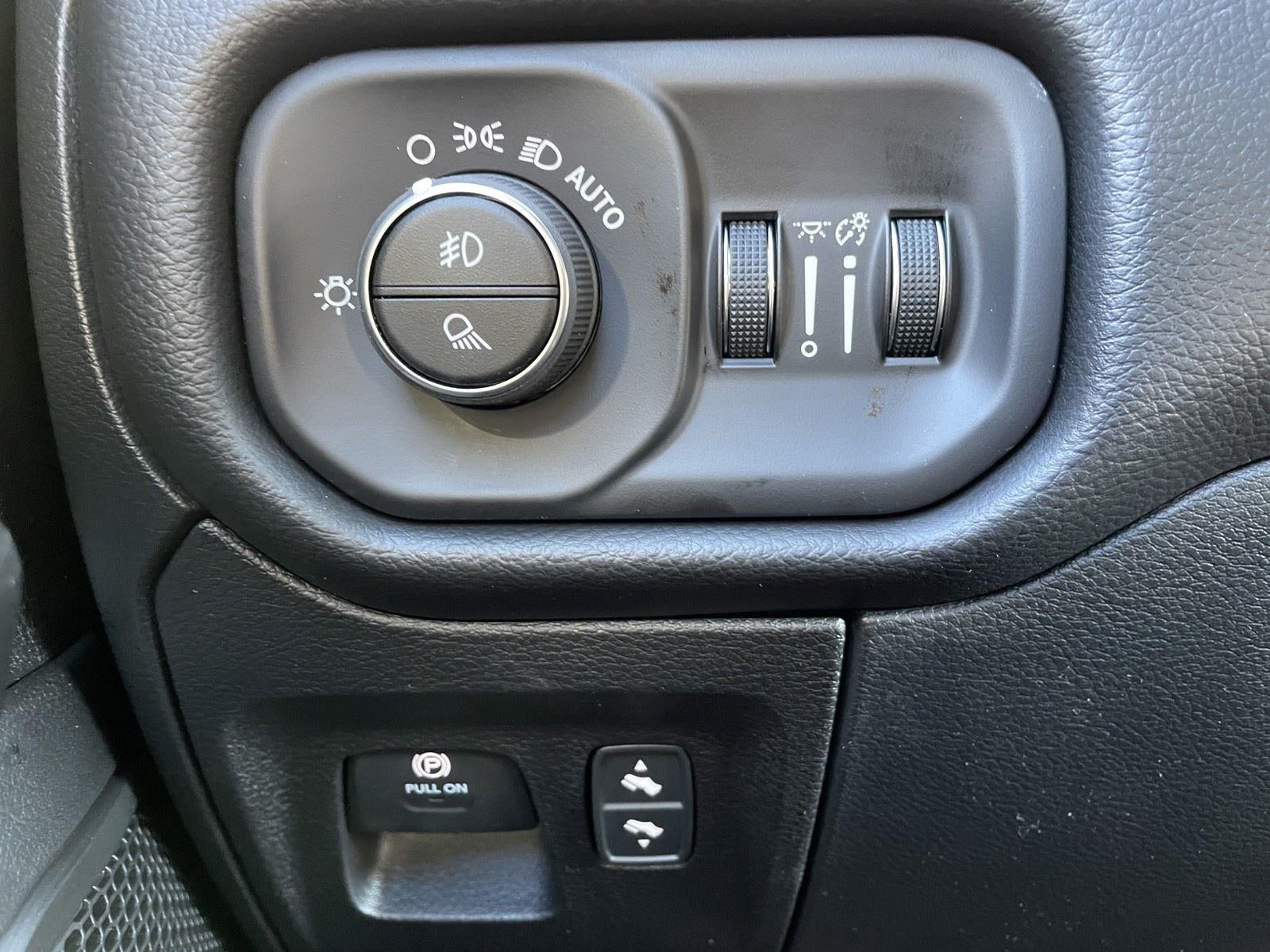 2026 RAM Ram 1500 RAM 1500 LONE STAR CREW CAB 4X4 5'7' BOX