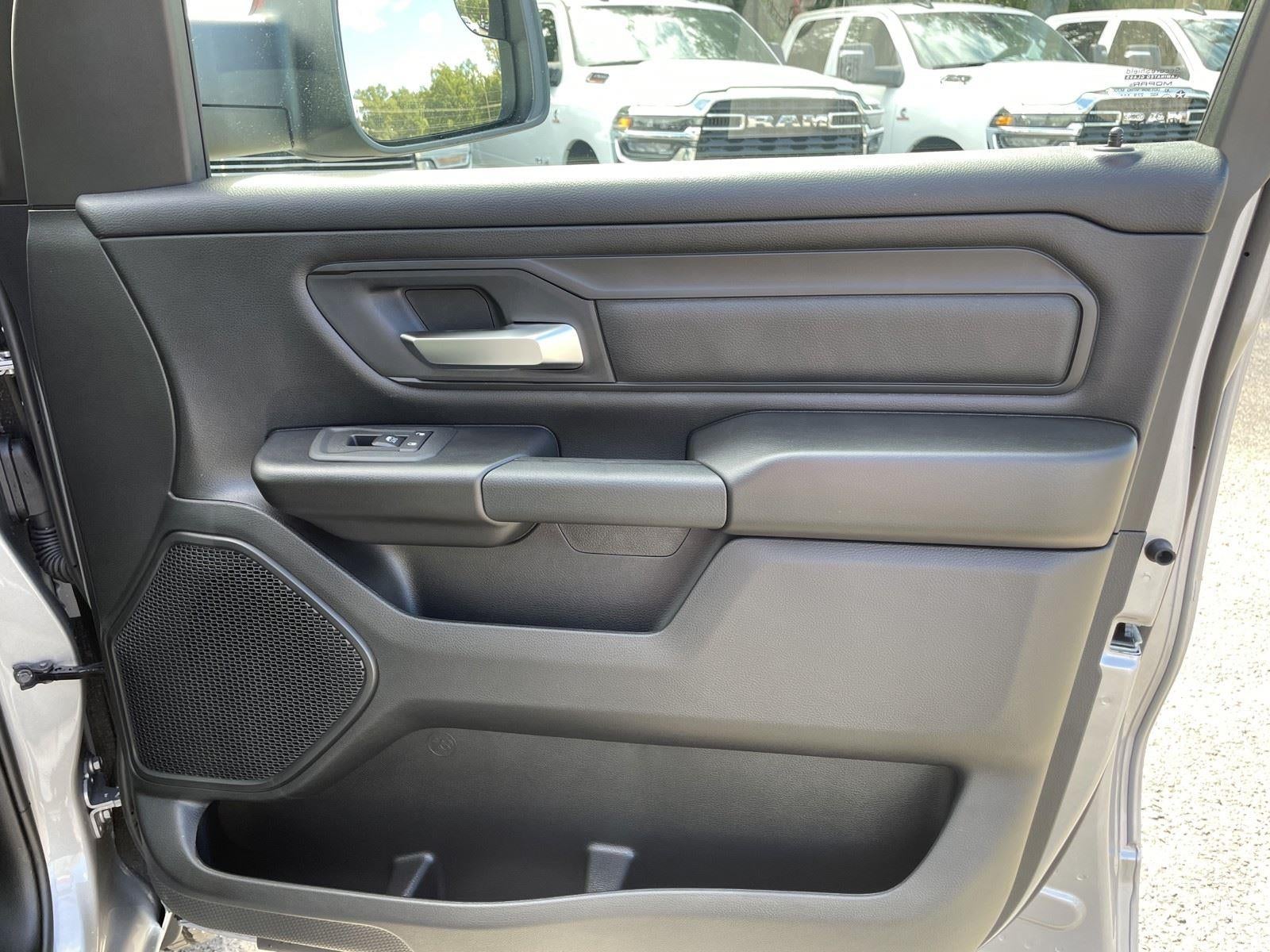 2026 RAM Ram 1500 RAM 1500 TRADESMAN CREW CAB 4X4 5'7' BOX