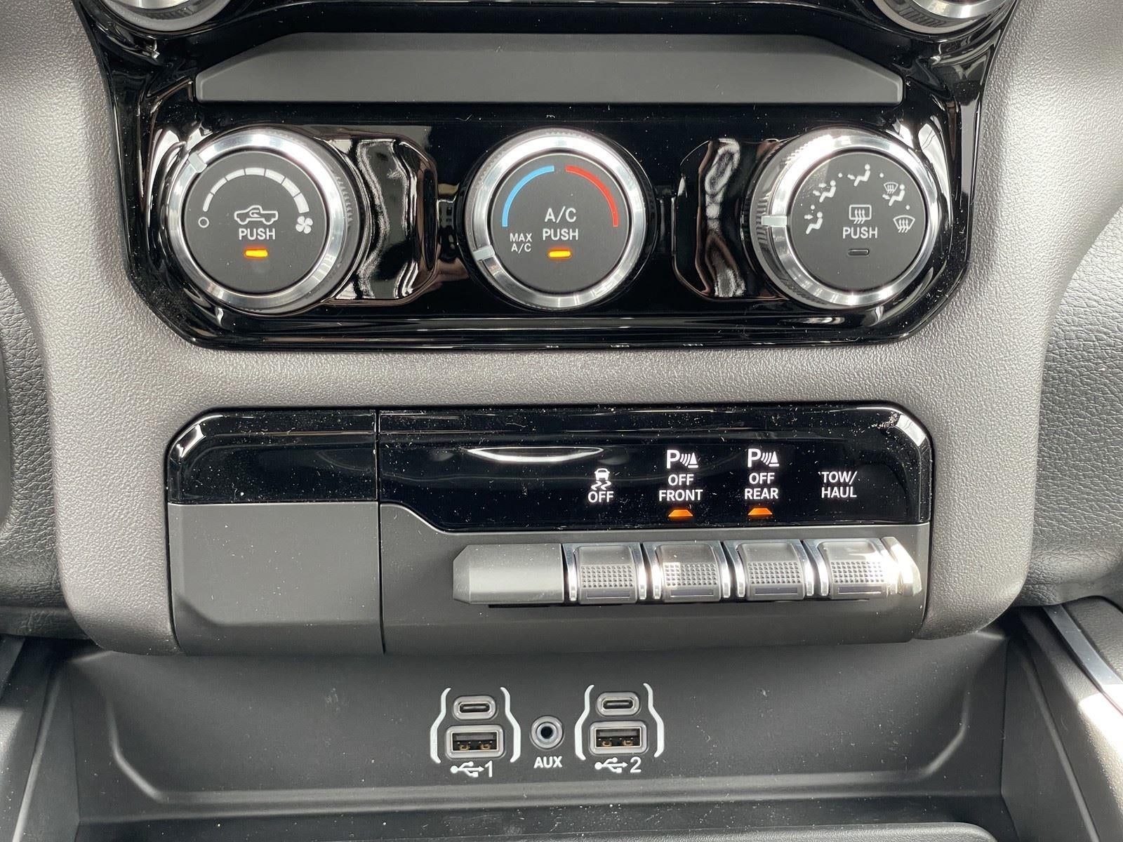 2026 RAM Ram 1500 RAM 1500 EXPRESS CREW CAB 4X4 5'7' BOX