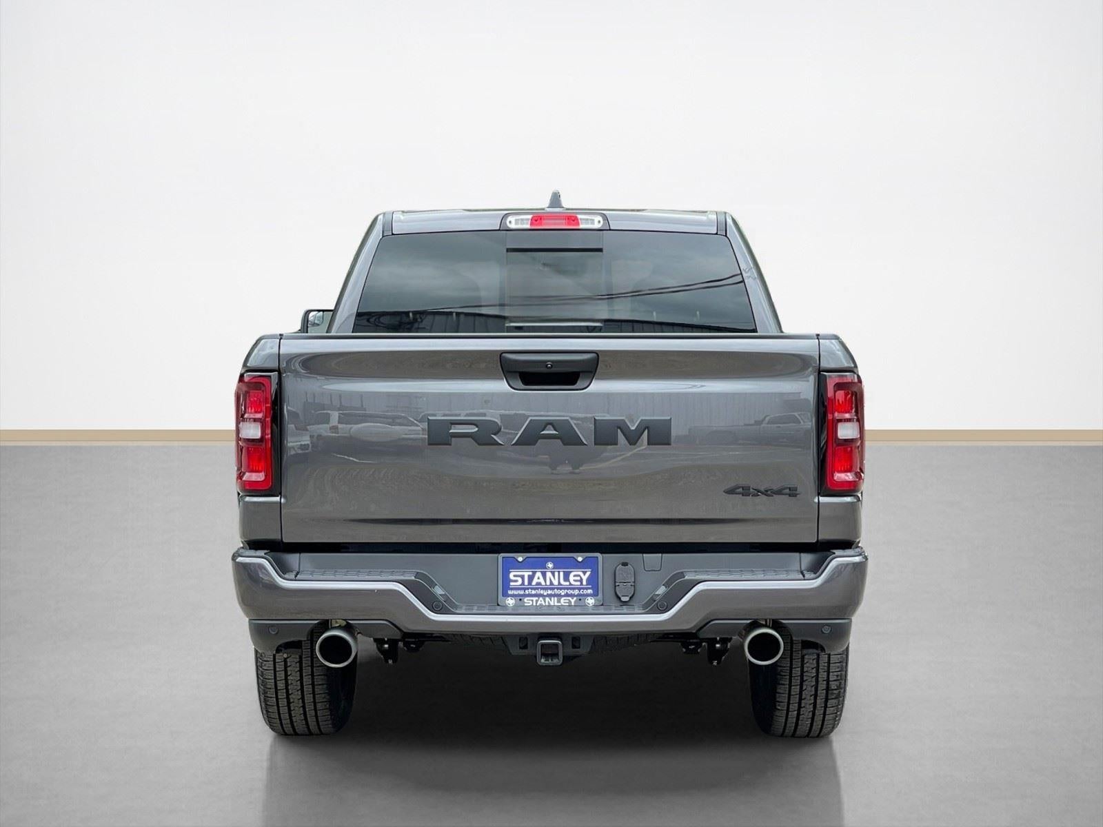 2026 RAM Ram 1500 RAM 1500 EXPRESS CREW CAB 4X4 5'7' BOX