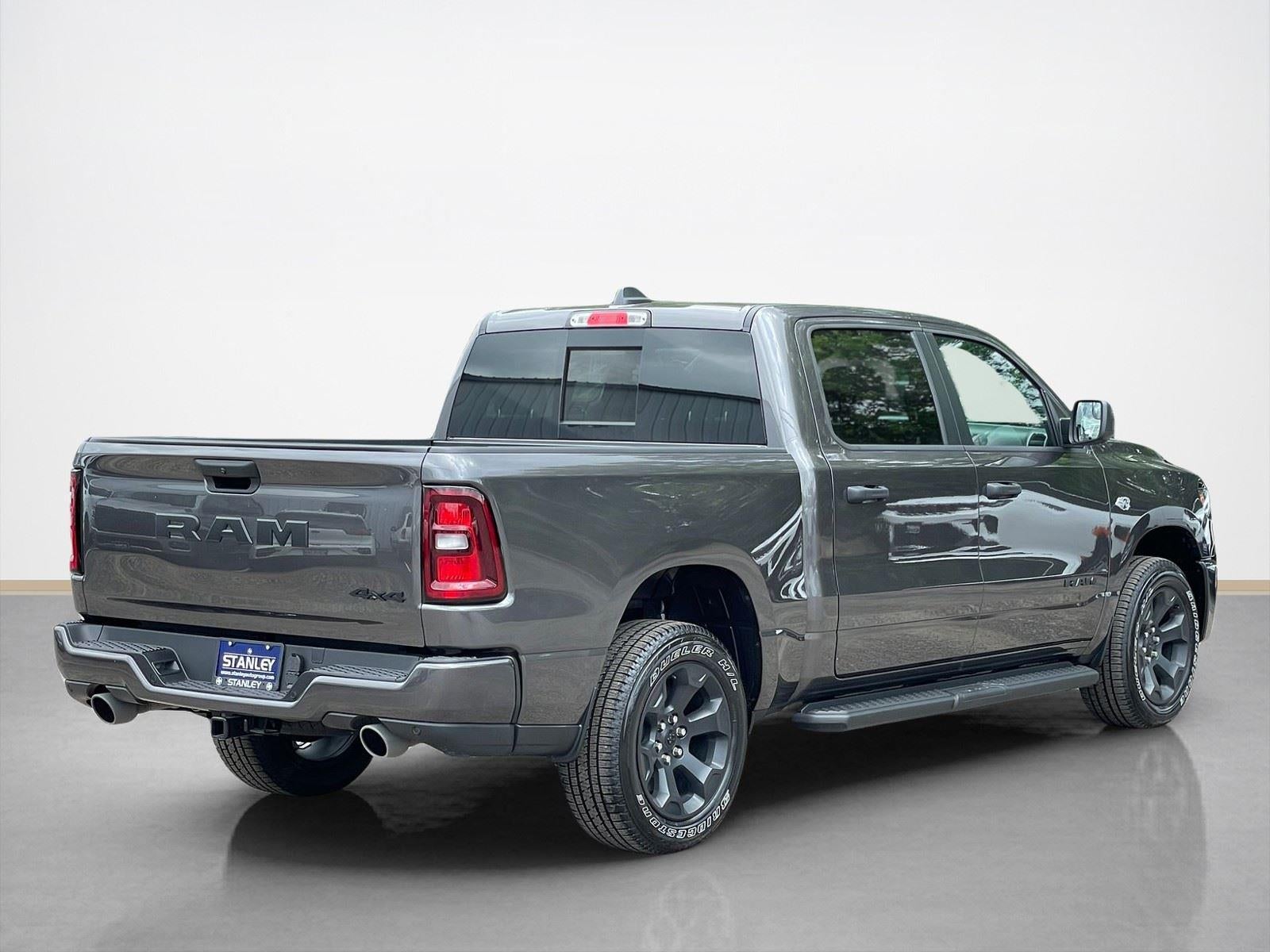 2026 RAM Ram 1500 RAM 1500 EXPRESS CREW CAB 4X4 5'7' BOX