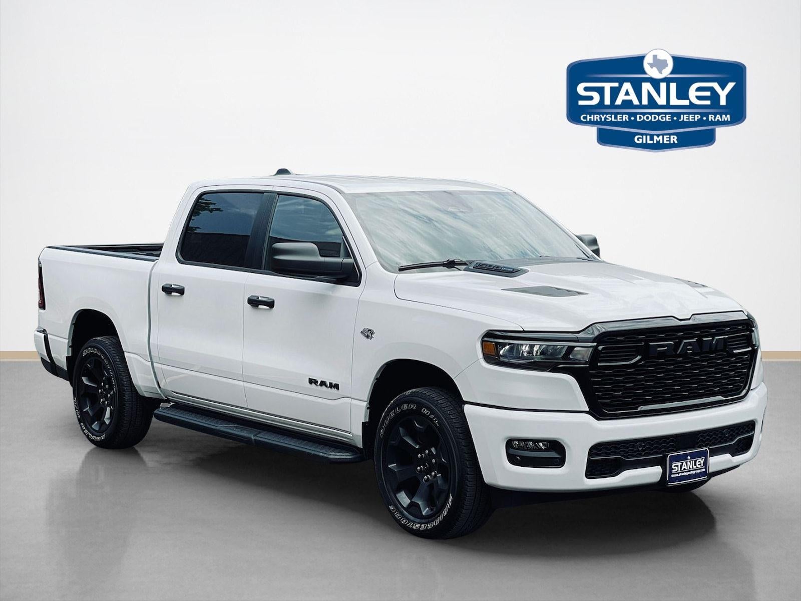 2026 RAM Ram 1500 RAM 1500 EXPRESS CREW CAB 4X4 5'7' BOX