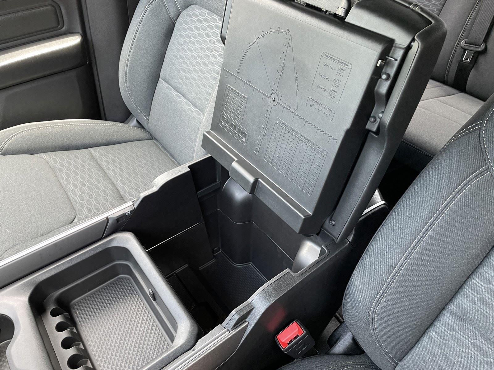 2026 RAM Ram 1500 RAM 1500 EXPRESS CREW CAB 4X4 5'7' BOX