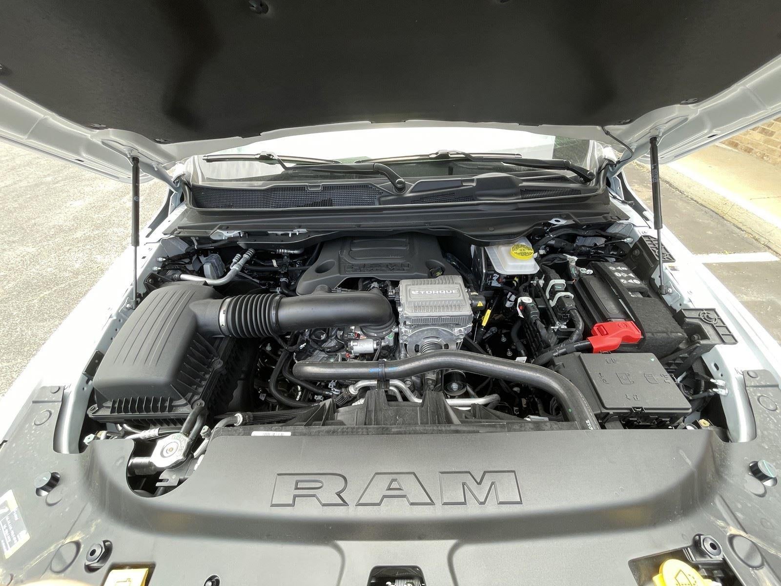 2026 RAM Ram 1500 RAM 1500 EXPRESS CREW CAB 4X4 5'7' BOX